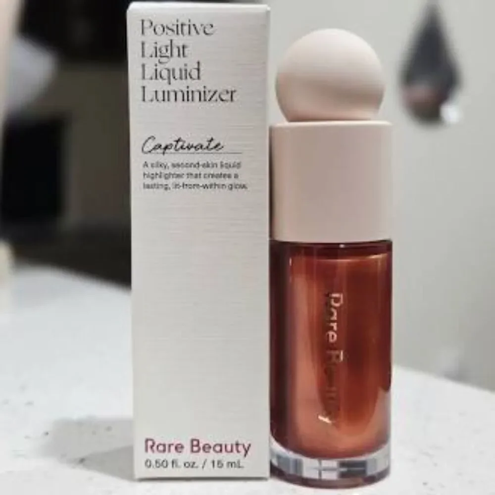 Rare Beauty Positive Light Liquid Luminizer - Shade: Captivate